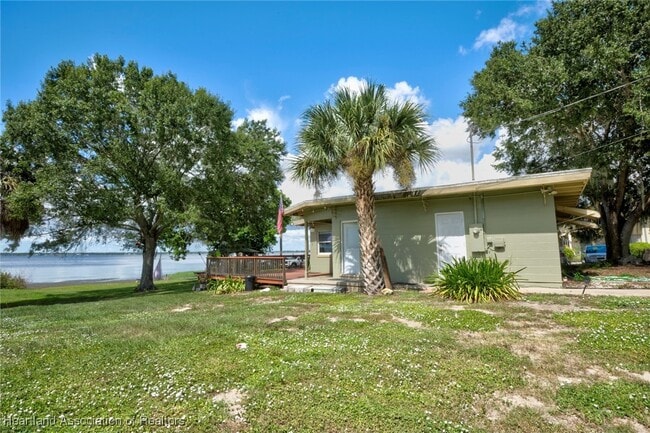 Foto del edificio - 2175 Lakeview Dr