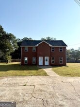 Building Photo - 240 Toby Springs Ln
