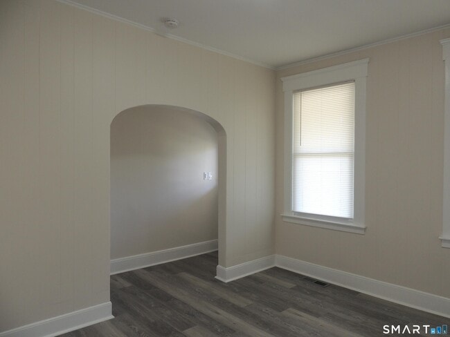 Building Photo - 132 Silver Sands Rd