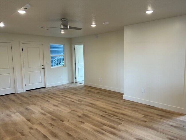 Foto del edificio - 534 W 1045 N