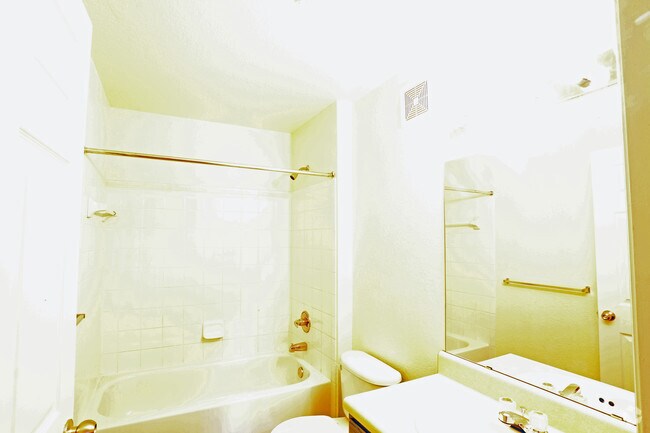 Fountainview Apartments Tampa Fl 3br 2ba 1 181 Sq Ft Second Bathroom Fountainview Apartments