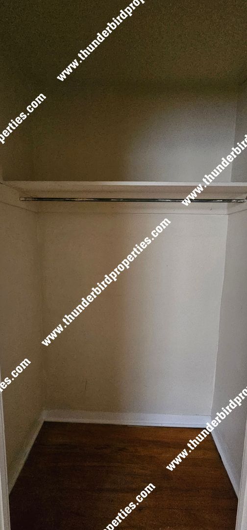 Building Photo - Ross Duplex