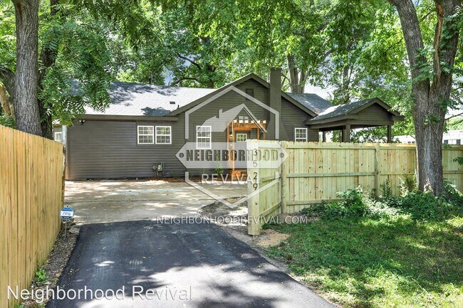 Building Photo - 3 br, 2 bath House - 3529 Vanuys Rd