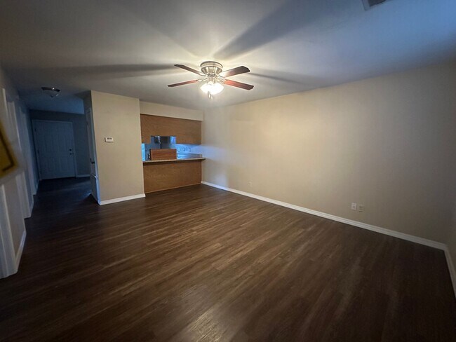 Foto del edificio - 218 E 16th St