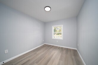 Building Photo - 3120 Stonewall St