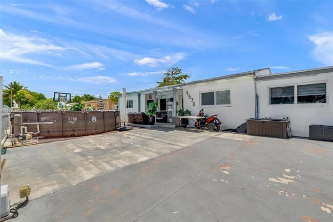 Building Photo - 1570 NW 132nd St