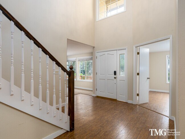 Foto del edificio - Stunning 4 Bedroom in Vancouver on 1/3 Acr...