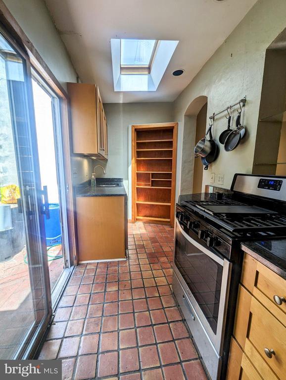 Foto del edificio - 724 N Bodine St