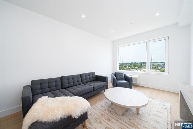 Foto del edificio - 3309 Liberty Ave