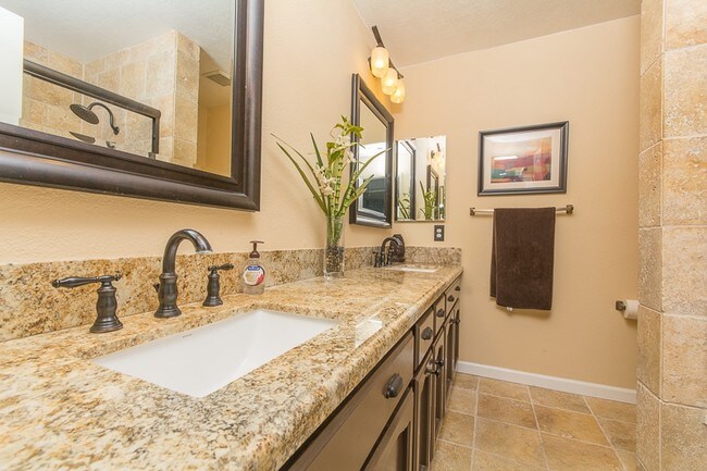 Master Bath - 7777 Caminito Monarca