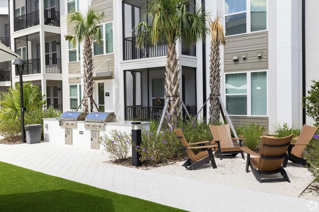 Building Photo - Mira at Palmer Ranch