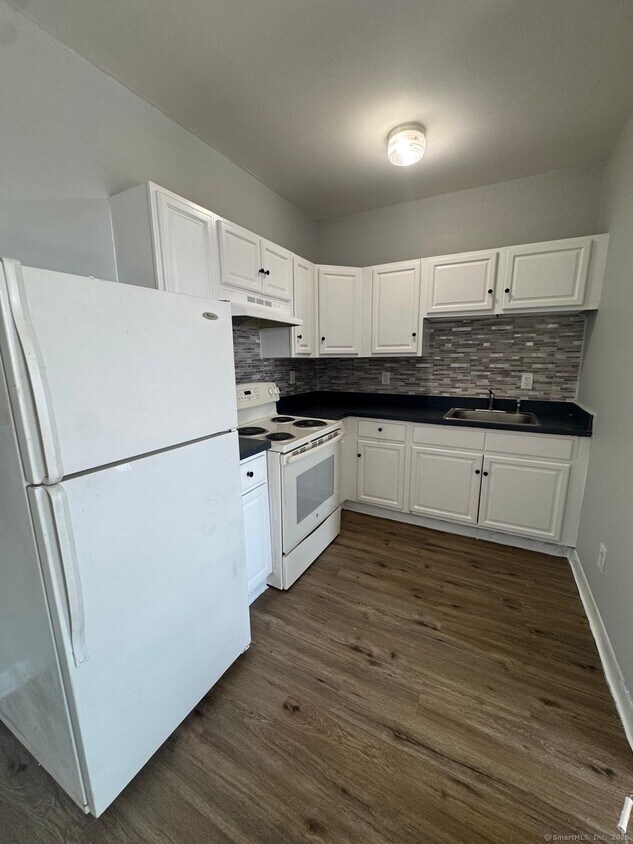 Foto principal - 1057 E Main St