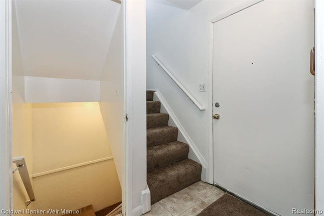 Building Photo - 44543 Savery Dr