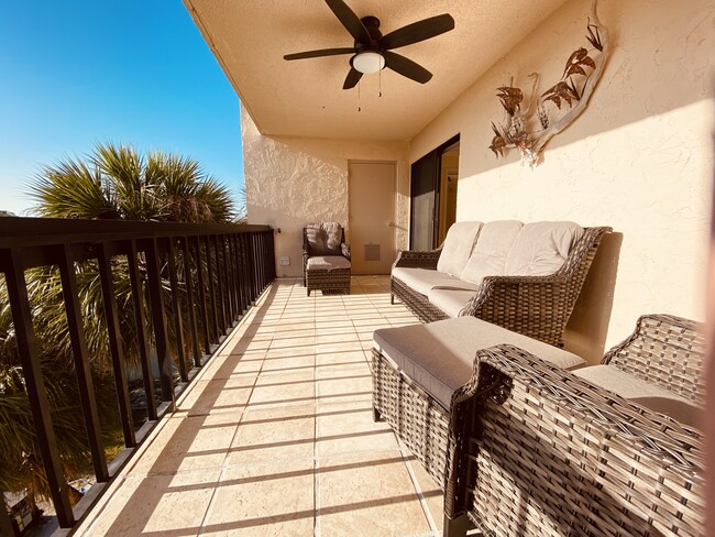 Building Photo - 301 Tarpon Point
