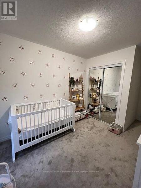 Building Photo - 221 Vivant St