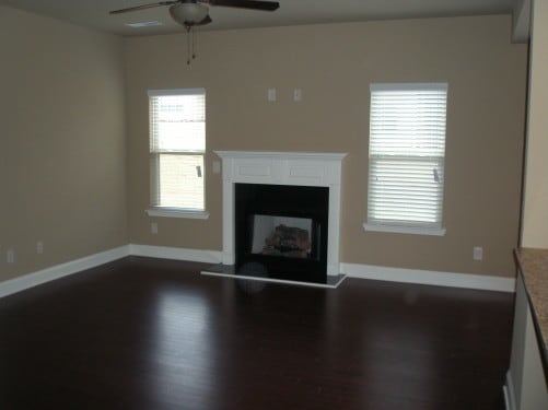 Foto del edificio - 3525 Fallen Oak Ln