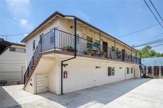 Building Photo - 1009 W Angeleno Ave