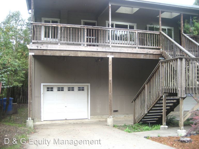 Primary Photo - 10870 Forest Hills Rd
