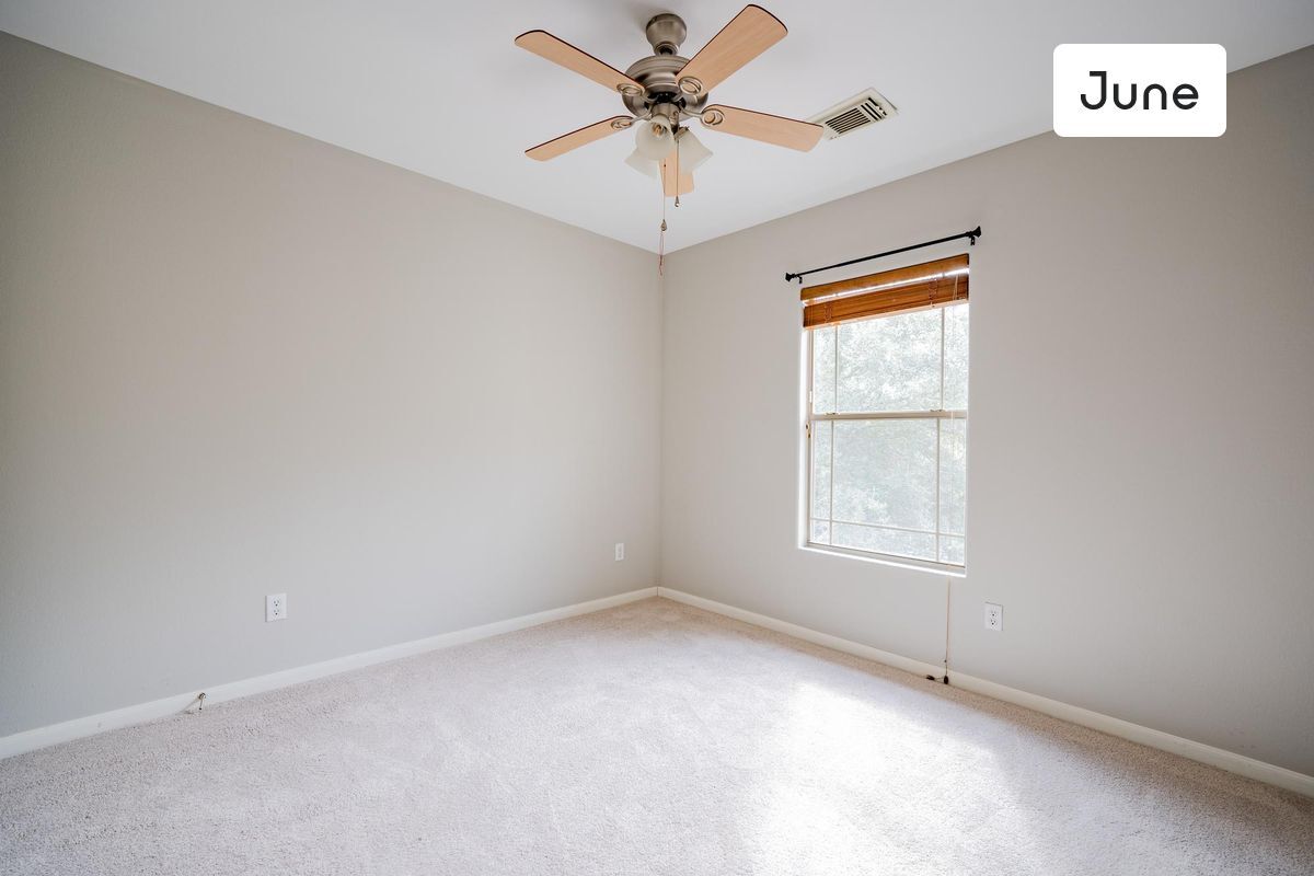 Primary Photo - ROOM ONLY in 4-bed/3.0-bath Home