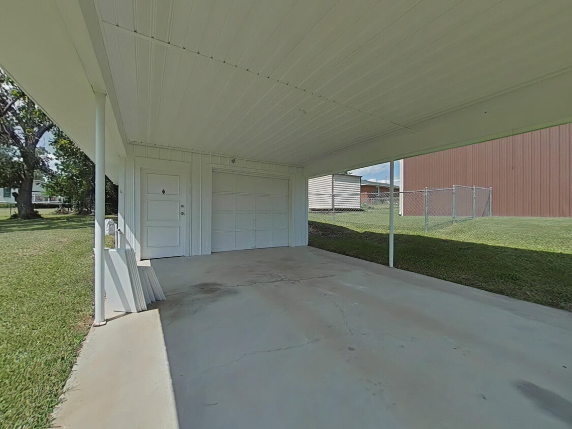 Foto principal - 117 Deerwood Dr