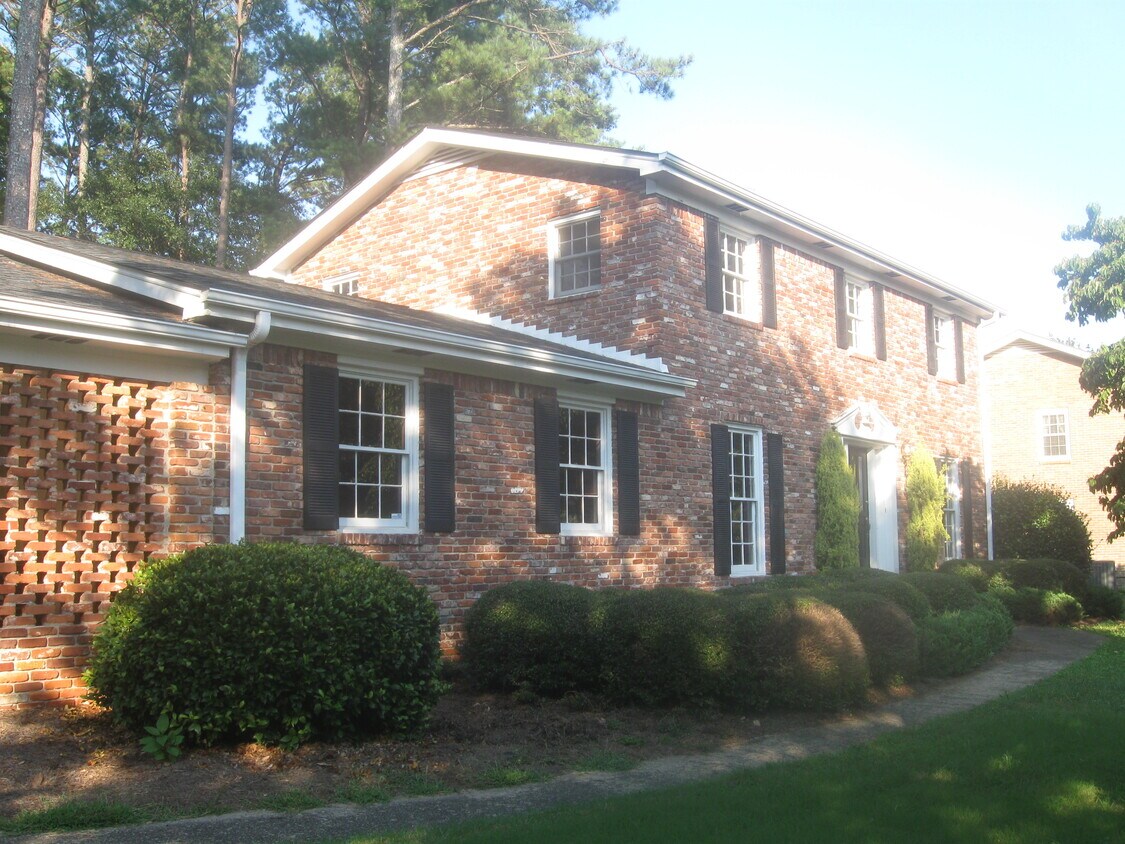Primary Photo - 9805 La View Cir