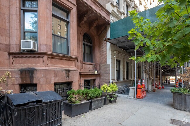 Foto del edificio - 121 W 79th St