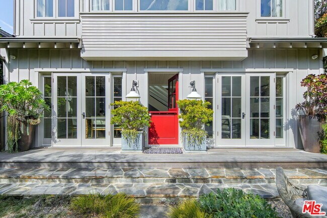 Foto del edificio - 821 Nowita Pl