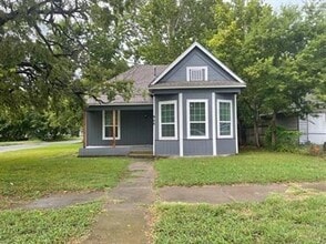 Building Photo - 900 W Morgan St
