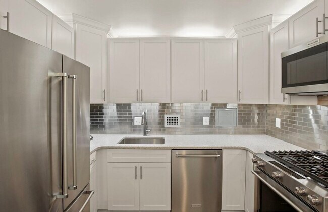 Building Photo - 5500 Friendship Blvd