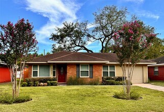 Building Photo - 4037 Woodfox St