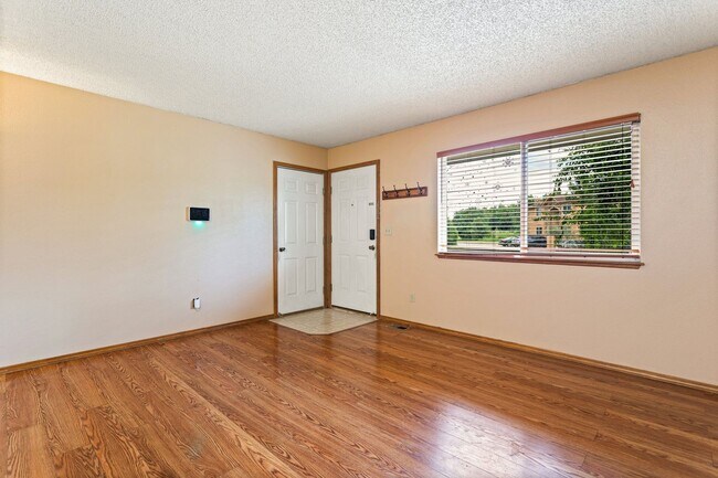 Building Photo - 3 Bed 1 Bath Home in Fountain Under $1800!!!