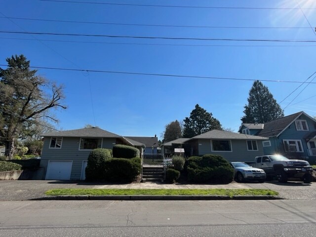 Primary Photo - 5230 N Denver Ave