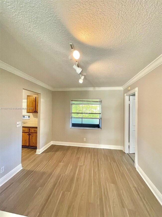 Building Photo - 4718 Blue Pine Cir