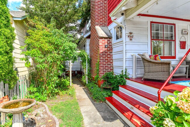 Foto del edificio - 129 Cookman Ave