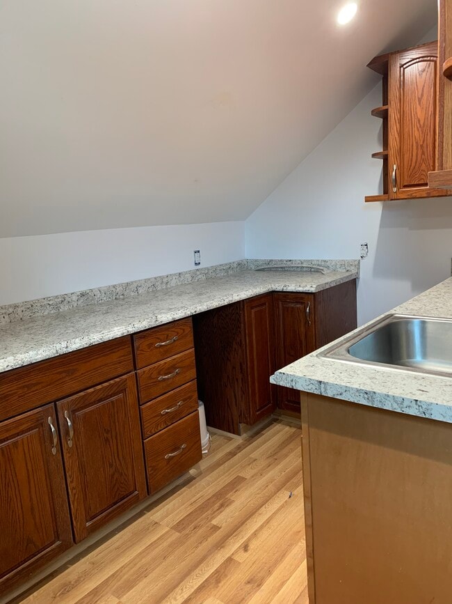 Building Photo - 204 Crescent Plz