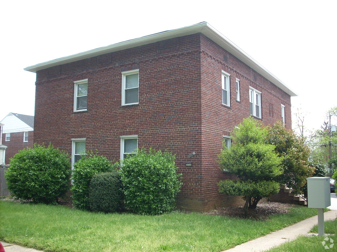 Building Photo - 3710 N 7th St