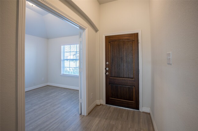 Foto del edificio - 3427 Avary River Ln