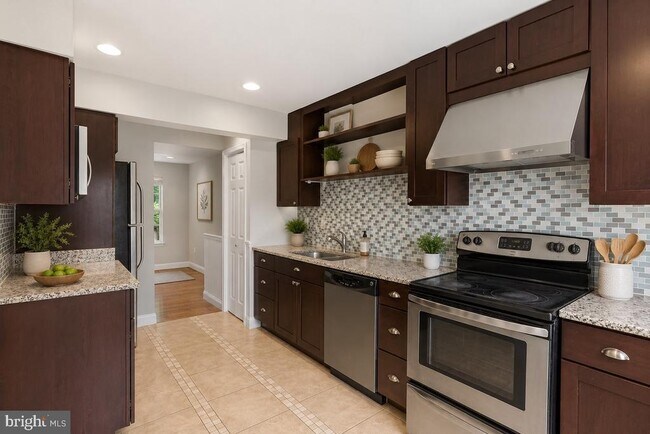 Foto del edificio - 8579 Harvest View Ct