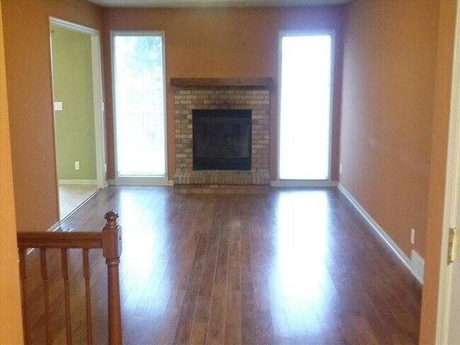 Building Photo - Falcon Forest Ranch Home