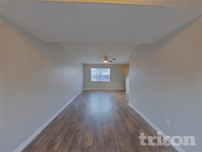 Building Photo - 175 Cascade Dr