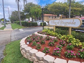 Building Photo - 2671 Riverside Dr