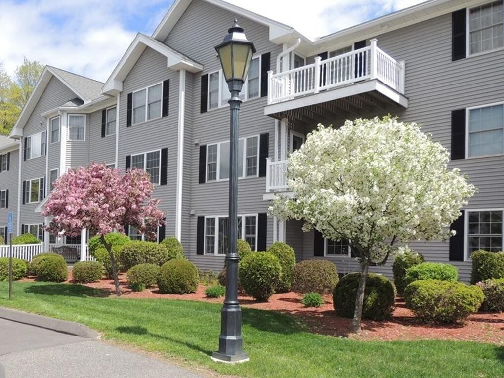 24 Greenleaves Dr, Amherst, MA 01002 Condo for Rent in Amherst, MA