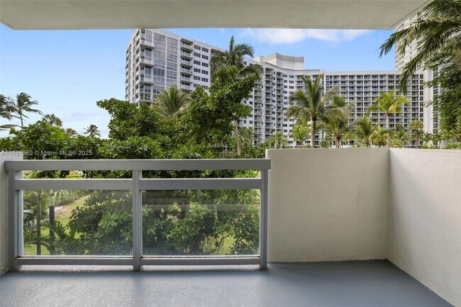 Foto del edificio - 1500 Bay Rd