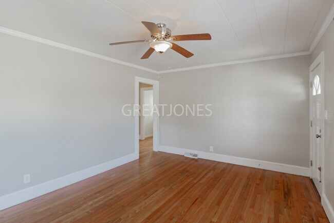 Building Photo - NOW OFFERING $250 OFF FIRST FULL MONTH IF ...