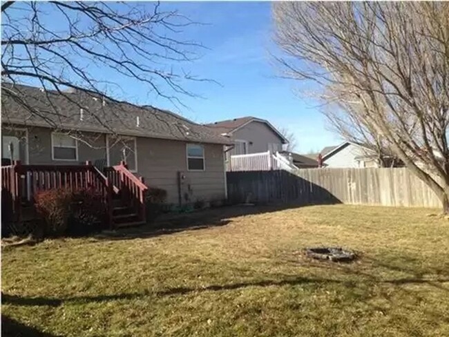 Building Photo - 4 bedroom 3 bath home - Belaire