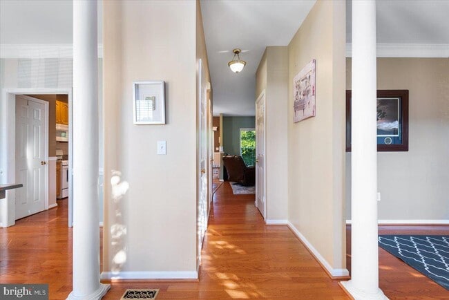 Building Photo - 8 Tudor Ct