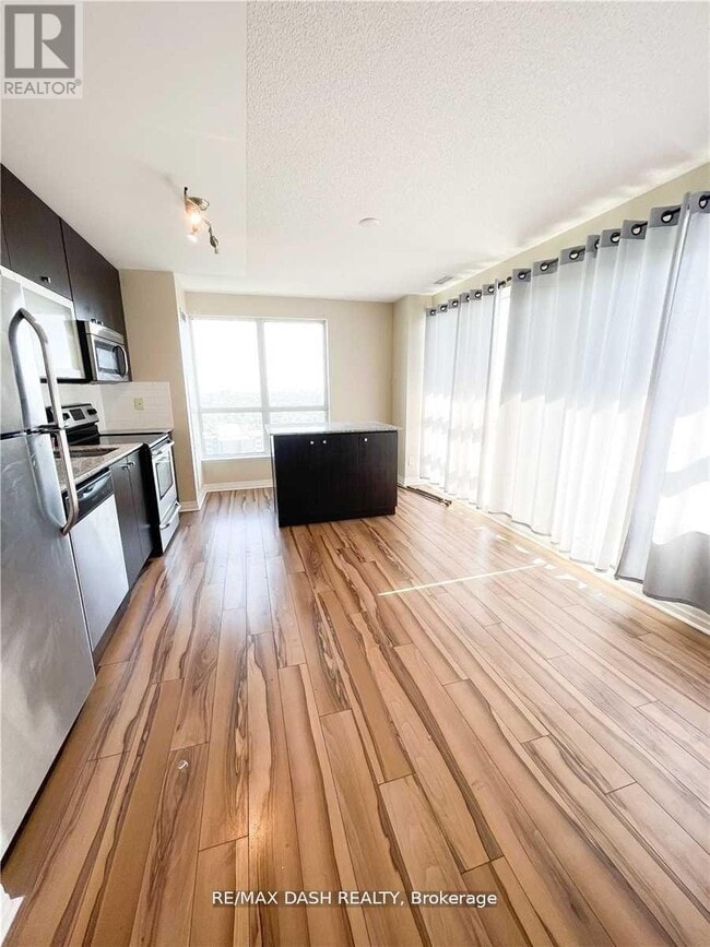 Building Photo - 2015-2015 Sheppard Ave E