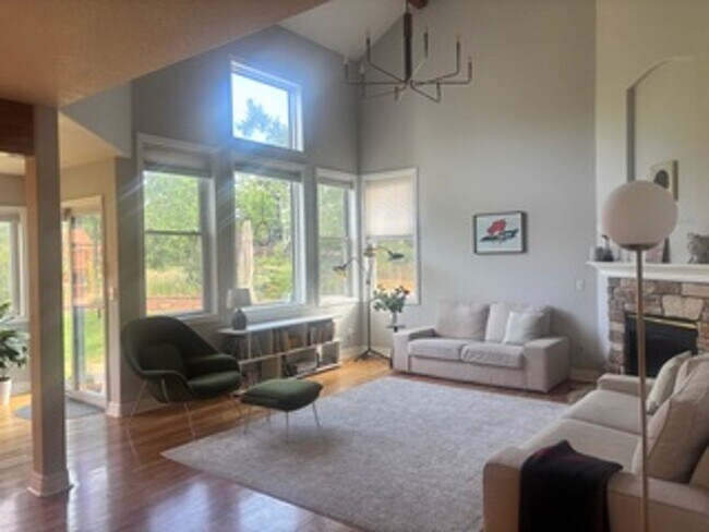 Foto del edificio - 815 Trail Ridge Dr