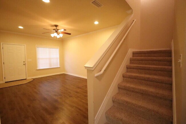 Foto del edificio - "Spacious 3-Bedroom Townhouse in Fort Walton Beach!"