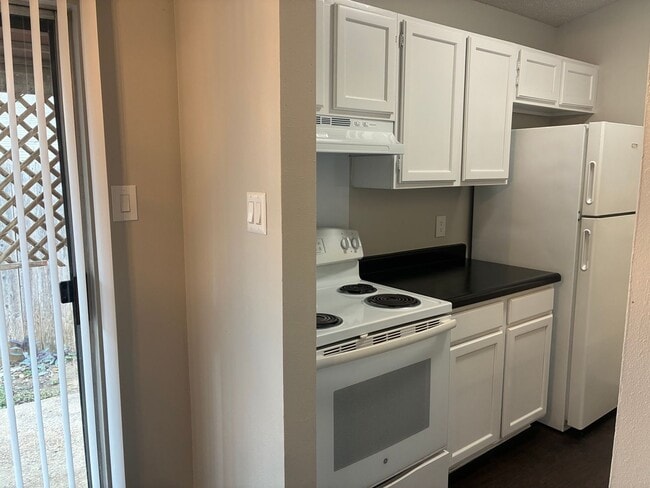 Building Photo - December Move In